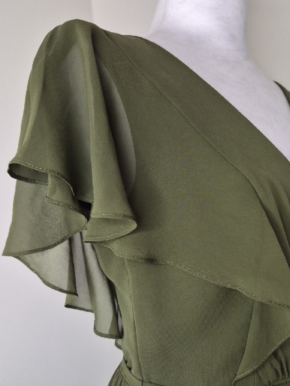 White by Vera Wang Olive Green V-Neck Maxi Dress with Flutter Sleeves Size 2 - Picture 6 of 13